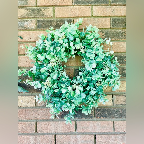 Seeded Baby Eucalyptus Twig Wreath - Picture 5 of 12